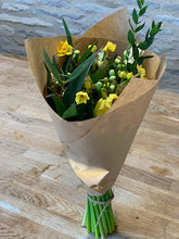 Load image into Gallery viewer, 04/03/22 Spring blooms 2022 (9)