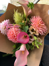 Load image into Gallery viewer, 25/09/20 Tess's dahlias and soft summer / autumn tones.