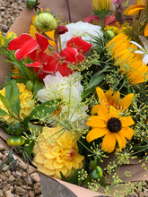 Load image into Gallery viewer, 31/07/20 Mixed local  summer flower  Bouquet 100%  locally grown blooms
